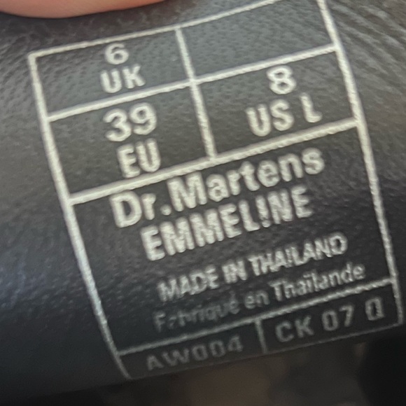 Dr. Martens Emmeline boot size 8 - Picture 4 of 5